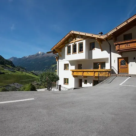 Appartementhaus Pinnisblick Neustift im Stubaital